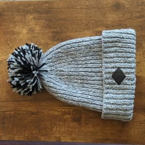 🚨LAST CHANCE American Eagle Ribbed Knit Hat Gray with Pom